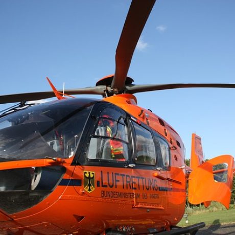 helicopter-1039294_640