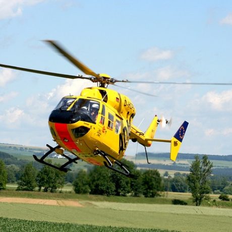 helicopter-565537_640